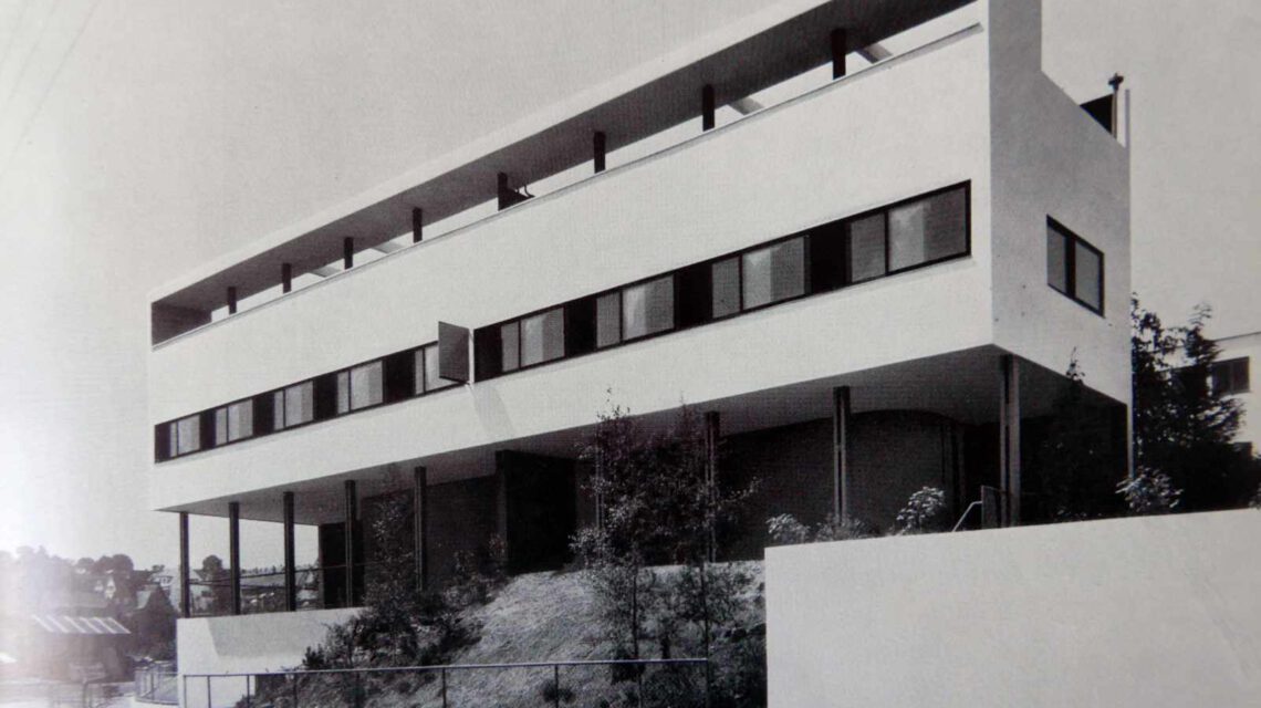 Arthur Korn: Glas im Bau und als Gebrauchsgegenstand (1929) Le Corbusier p 103