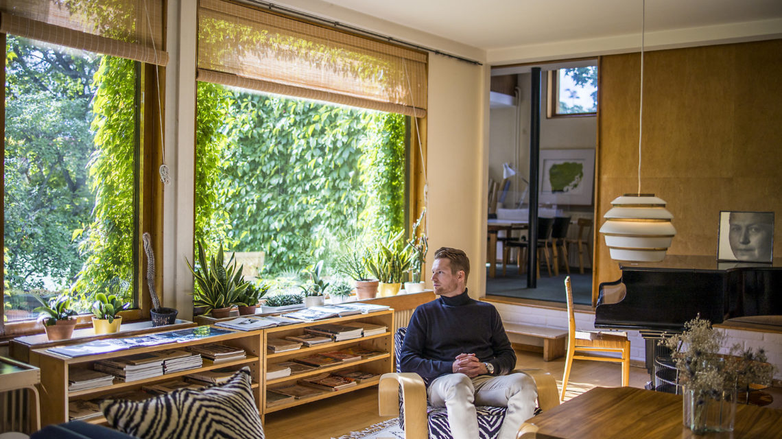 Photo of the author Petri Laaksonen in Alvar Aalto's home