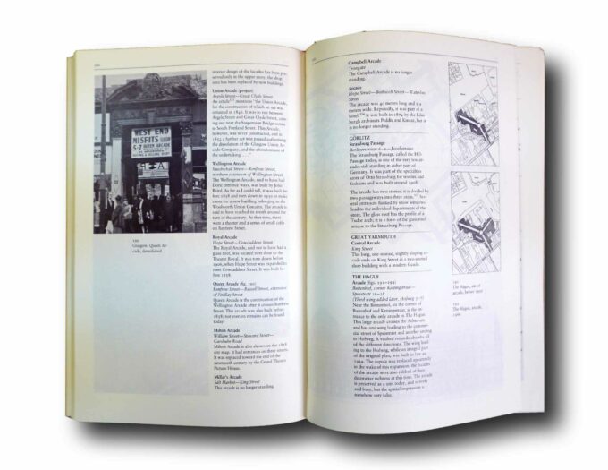 Arcades-auk Photo showing a sample spread of the book Arcades – The History of a Building Type
