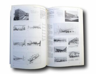 Photo showing a sample spread of the book Disegni di architetture