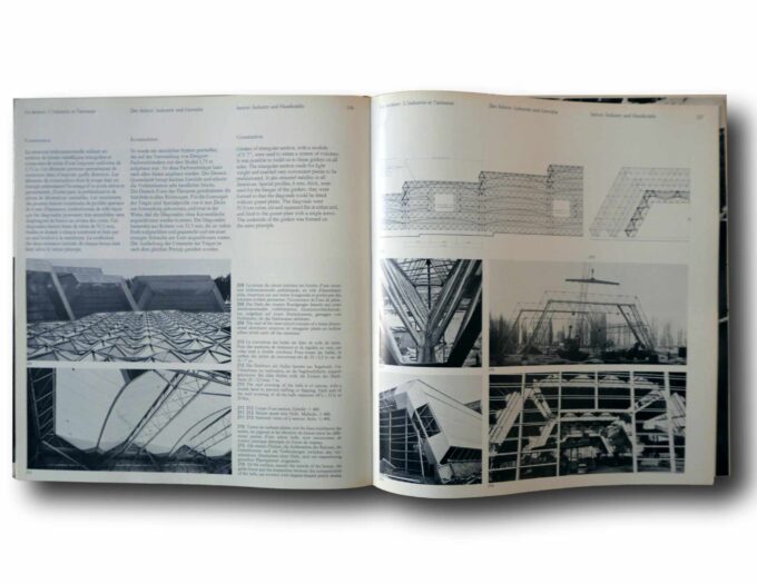 Photo showing a sample spread of the book Construire une exposition – Eine Ausstellung bauen – Building an Exhitibition