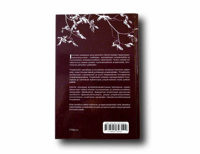 Ymparisto-taynna-tarinoita-taka Photo showing a sample spread of the book Ympäristö täynnä tarinoita
