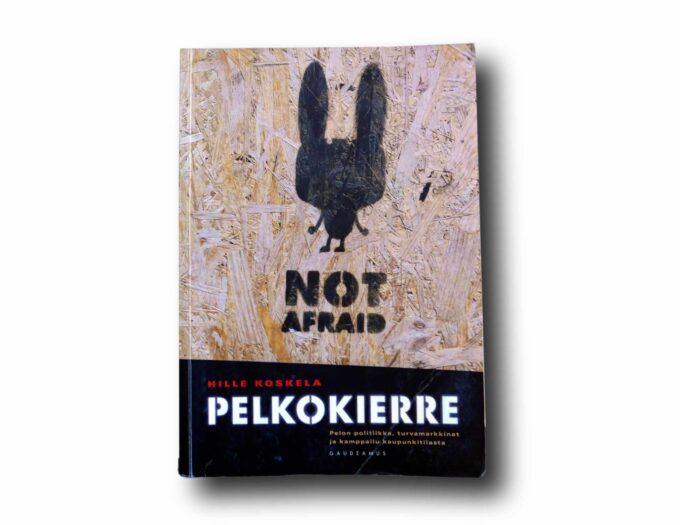 Pelkokierre-kansi Photo showing the book Pelkokierre