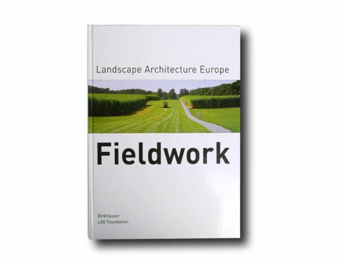 Fieldwork-kansi Photo showing the book Fieldwork
