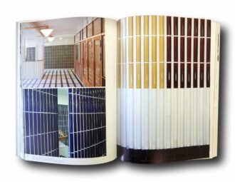 Photo showing a sample spread of the book Alvar Aalto seitsemässä talossa : Alvar Aalto i sju hus
