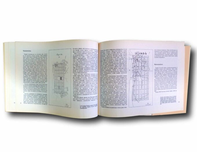 Porvoon-kuva-auk Photo showing a sample spread of the book Porvoon kuva