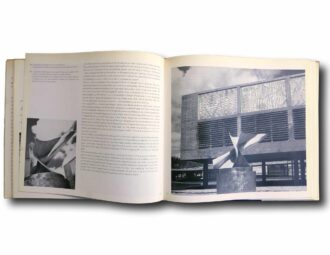Photo showing a sample spread of the book Carlos Raul Villanueva und die Architektur Venezuelas