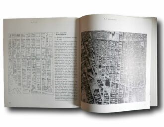 Photo showing a sample spread of the book New York face à son patrimoine