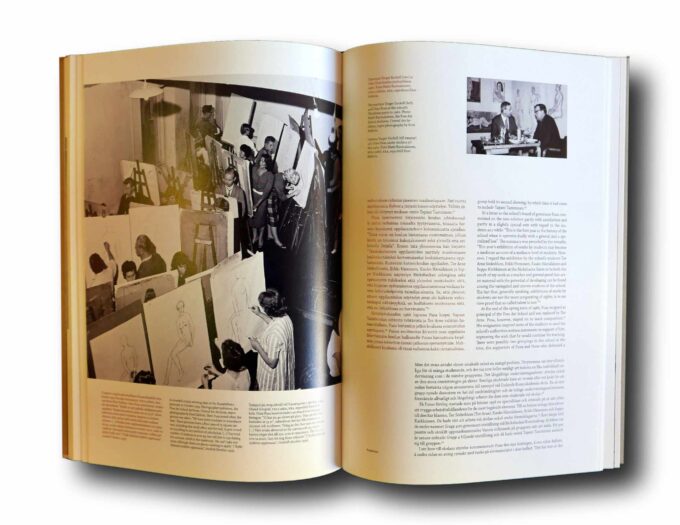 Photo showing a sample spread of the book Maire Gullichsen: Kyse on aikamme taiteesta