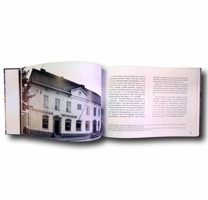Bankhuset-vid-Kramaretorget-Rihkamatorin-pankkitalo-Thome-auk Photo showing a sample spread of the book Bankhuset vid Krämaretorget – Rihkamatorin pankkitalo