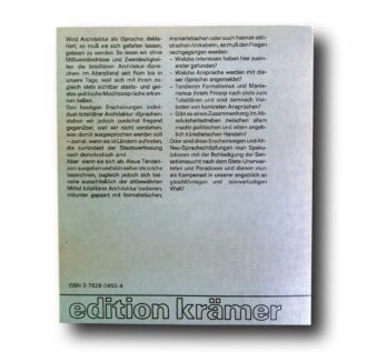 Photo showing a sample spread of the book Totalitäre Architektur