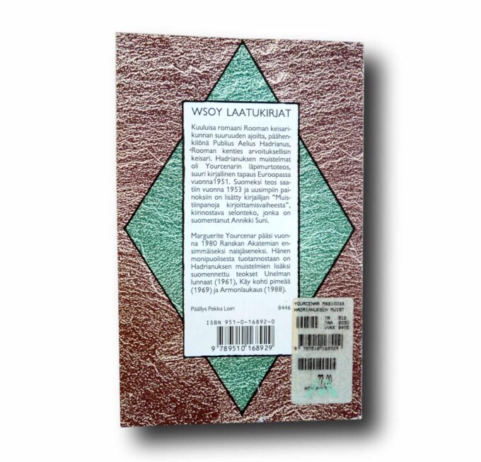 Photo showing a sample spread of the book Hadrianuksen muistelmat