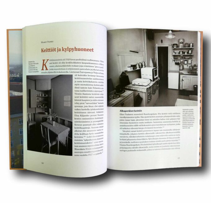Sonckin-korttelin-ensimmainen-talo-auk Photo showing a sample spread of the book Sonckin korttelin ensimmäinen talo